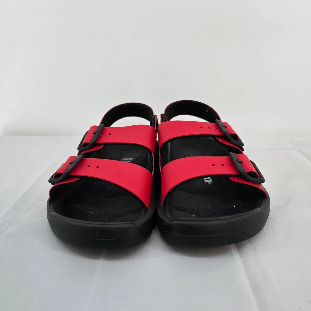 Birkenstock Mogami EVA Red Black Kids Sandals Waterproof Backstrap Size 32 Sz 1